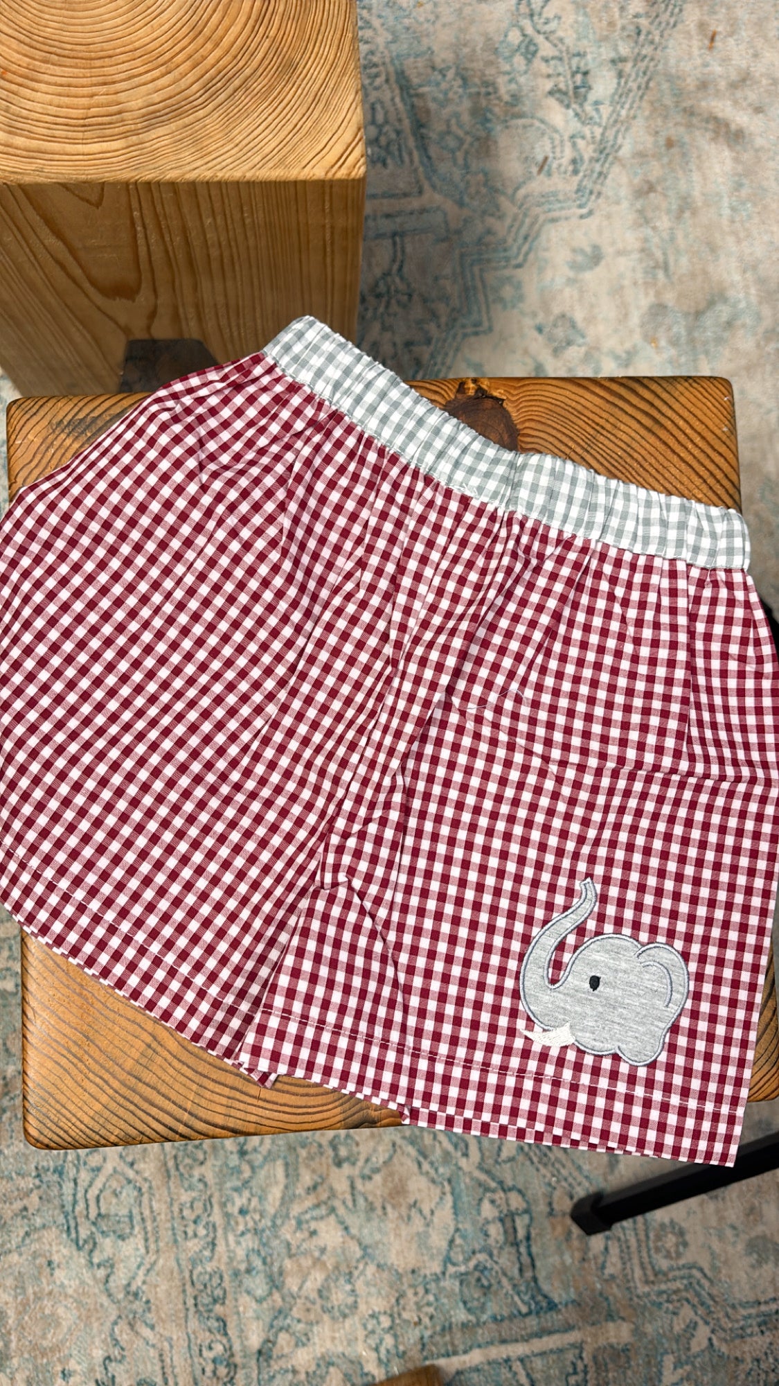 crimson/gray short